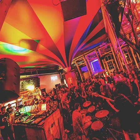 Vandrerhjem Ruin Bar Party