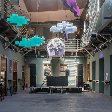 Vandrerhjem Ruin Bar Party Budapest