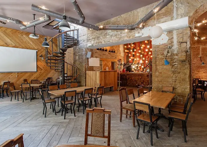 Hostel Ruin Bar Party Budapest