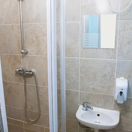 אכסניה Ruin Bar Party