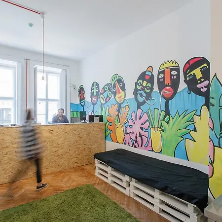 אכסניה Ruin Bar Party