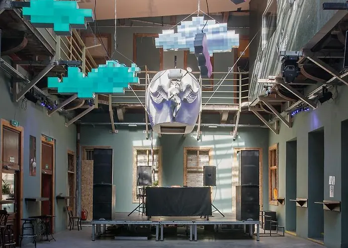 Hostel Ruin Bar Party Budapesta