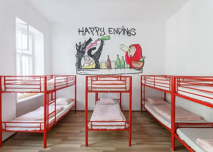 Hostel Ruin Bar Party *